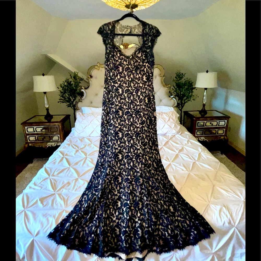 Women’s Tadashi gown size 8